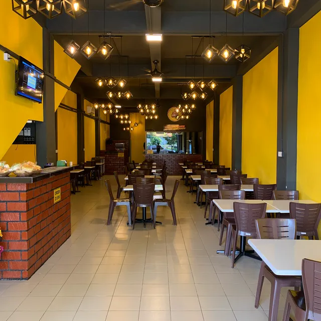 Ayam Gepuk Pak Gembus Bangsar