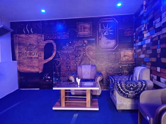 The Royal Fast Food & Cafe