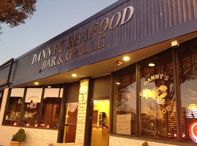 Danny's Seafood / Bar & Grille