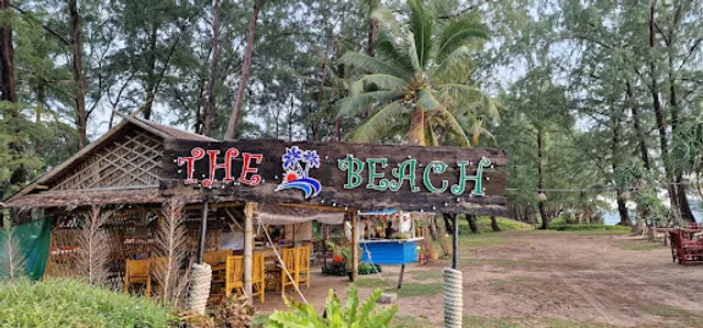 Famyly Thai Cafe The Beach