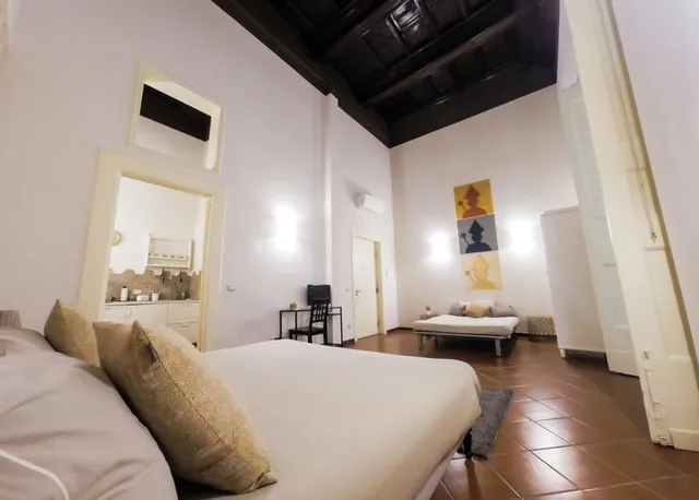 Domus Donnaregina Apartments