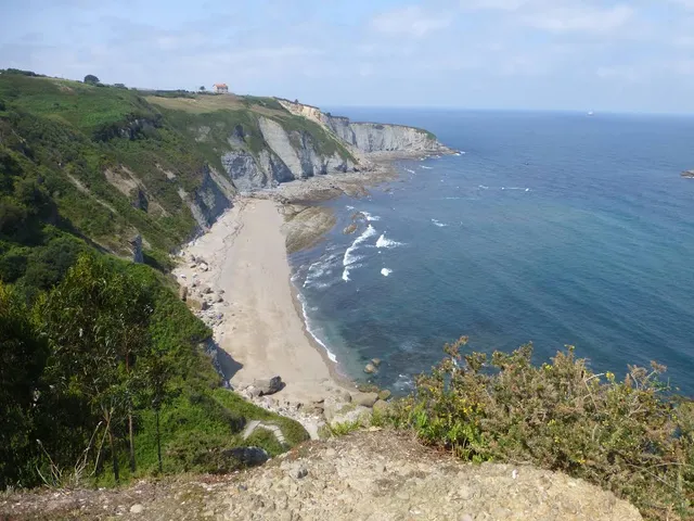 Serín and La Cagonera Beach