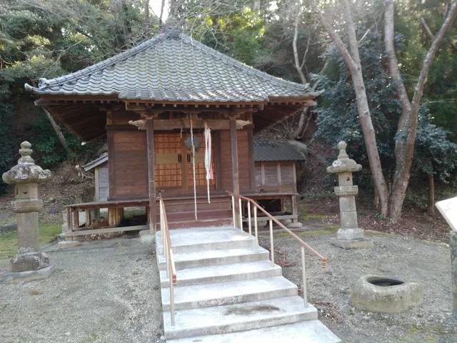Minatohama Yakushido Temple