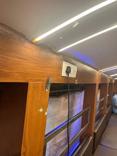 White Rose House Boat