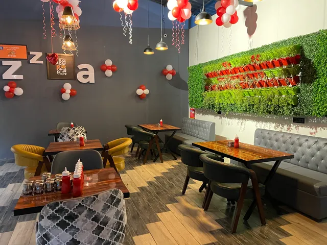 Roms Pizza (Mussoorie Road)