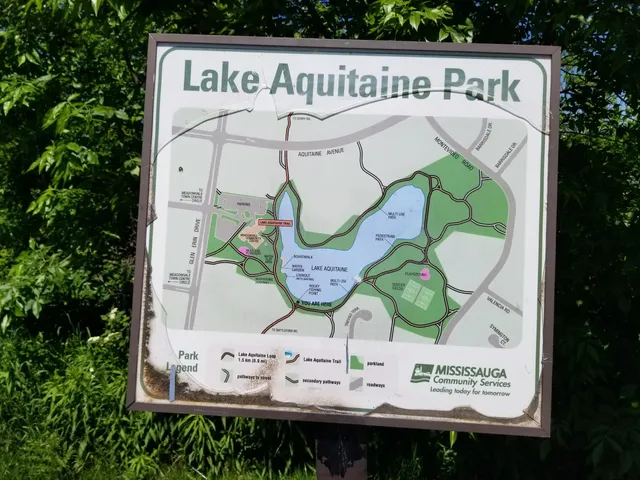 Lake Aquitaine Trail