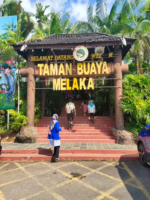 Taman Buaya & Rekreasi Melaka (Melaka Crocodile & ​​Recreational Park)