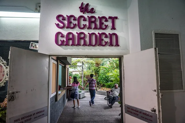 Secret Garden • 1 Utama