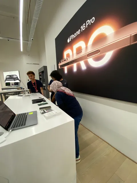 Switch @ Eco Galleria