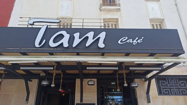 Tam : Café & Restaurant