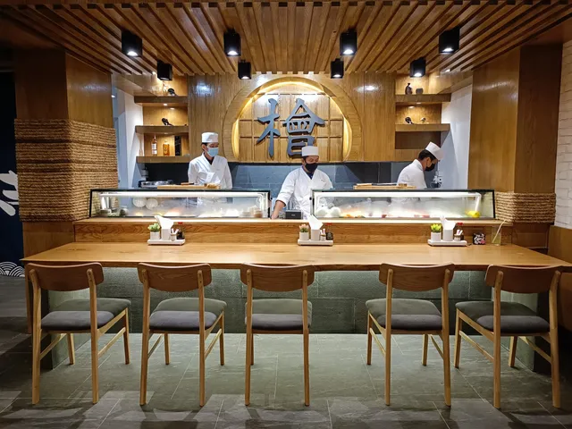 Hinoki Sushi Safari World