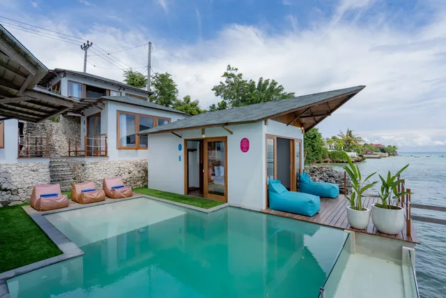 Indigo Blue Ceningan