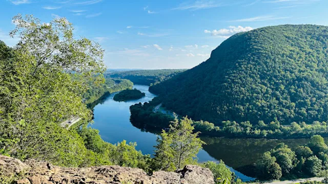 Mt Tammany Red Dot Trailhead Parking