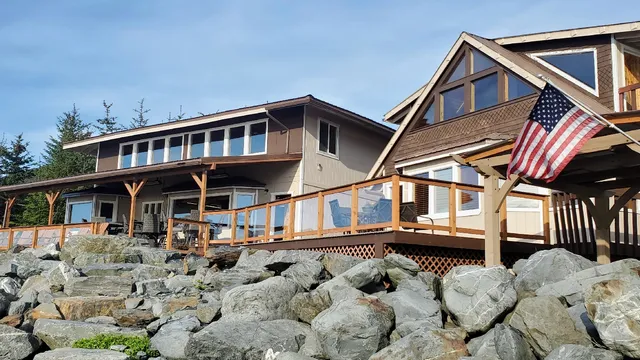 Resurrection Lodge on the Bay