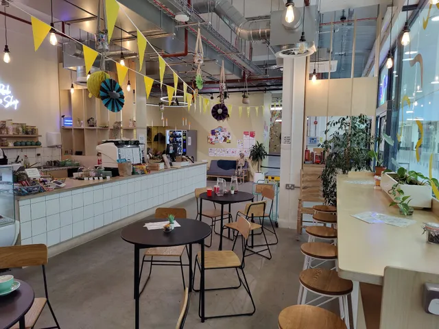 Victoria Shopping Centre