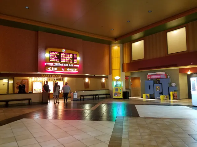 Regal Crystal Lake Showplace