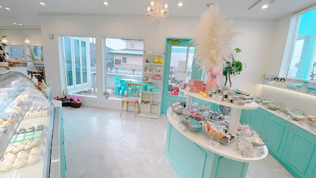 Patisserie La Mer Bleu