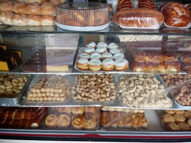 Panificadora e Confeitaria Alves