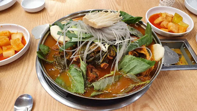 맛나 감자탕 (대연점)