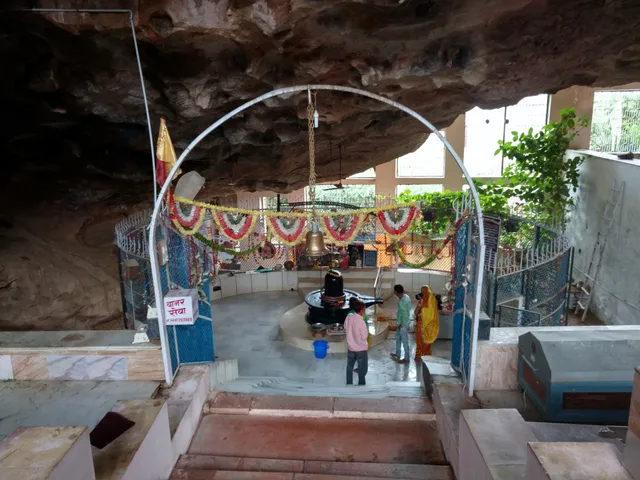 Bhim Bhadak Cave