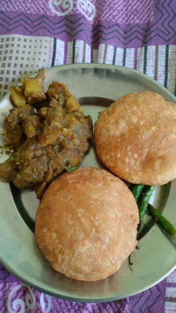 Ratan Samosa and Khasta