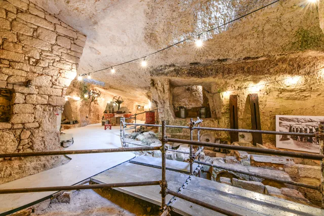 Frantoio Rosso Ipogeo