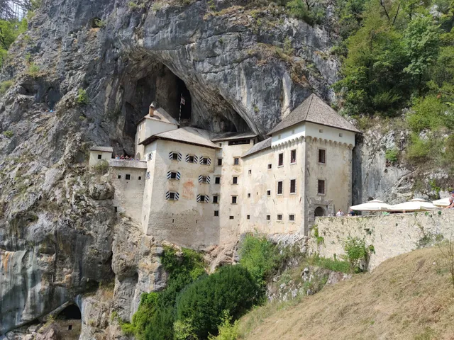 Predjama Castle