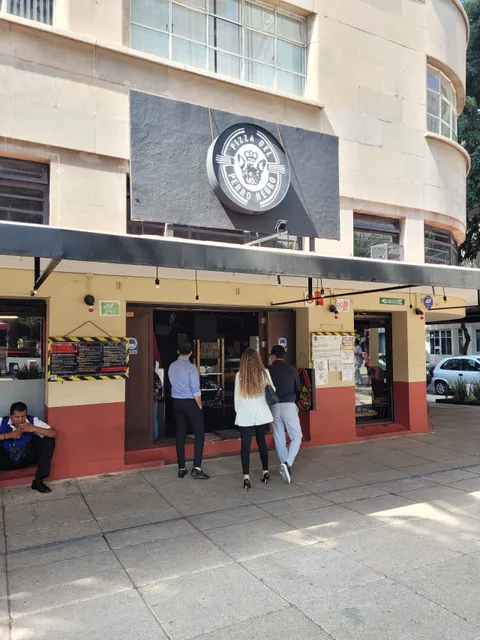 Pizza del Perro Negro Revolución