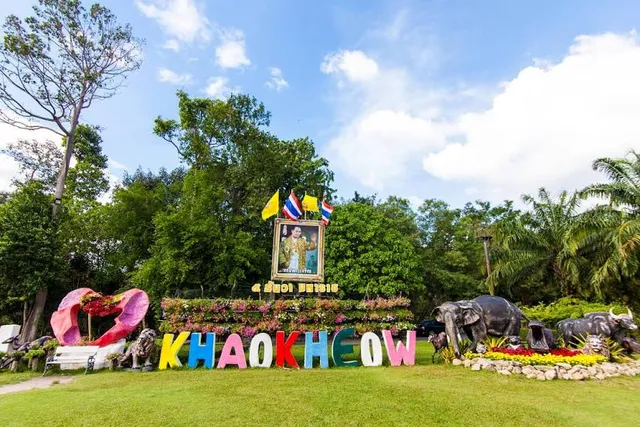 Khao Kheow Open Zoo