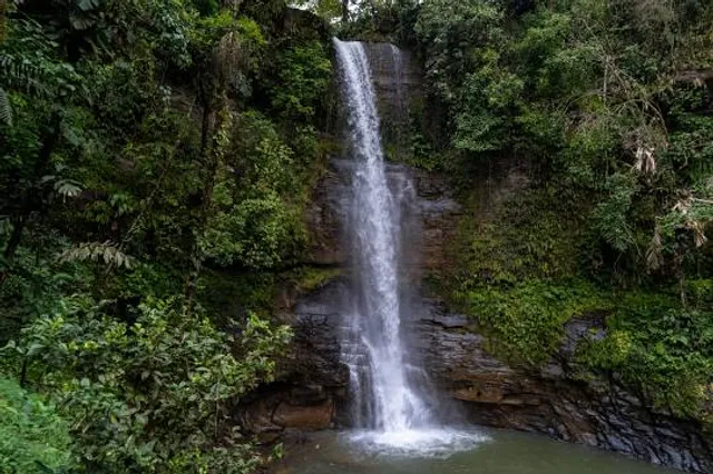 Cascada La Escondida