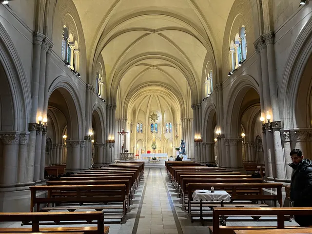 Virgin Miraculous Medal Chapel Rays