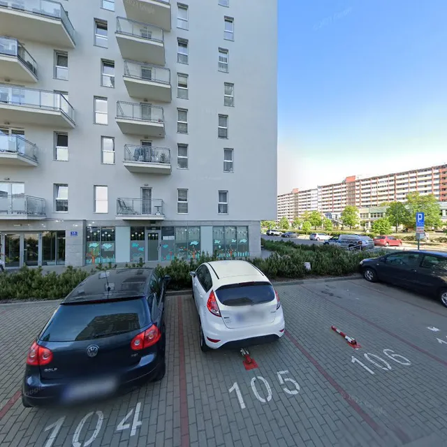 Obrońców Wybrzeża 15