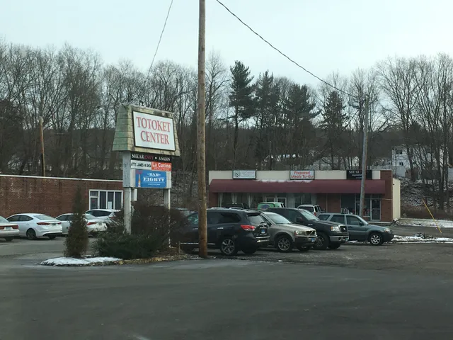 Totoket Shopping Center