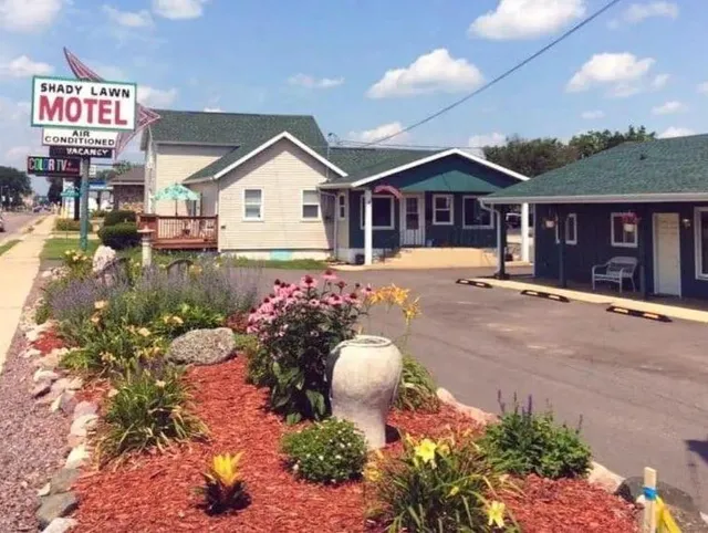 The Shady Lawn Motel of Portage