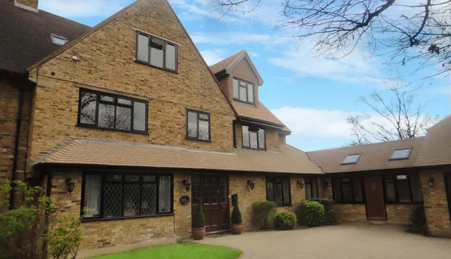 The Oaks Guest House