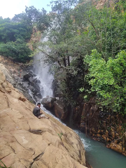 Nagarda Waterfall