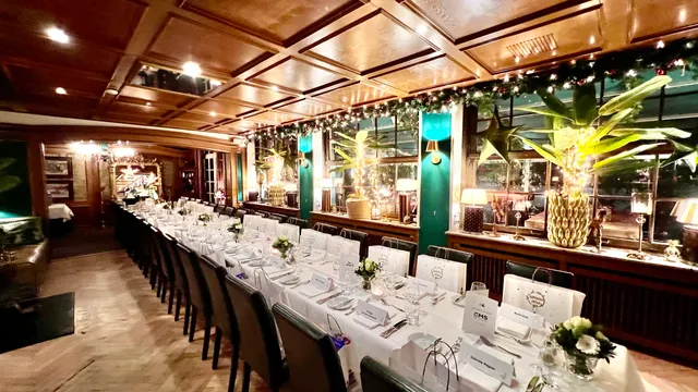 Ashley's Garden Restaurant