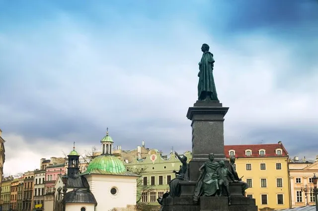 A monument to Adam Mickievič