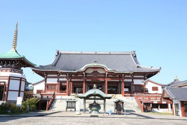 Ichihatasan Yakushi-ji Okazaki Hondo