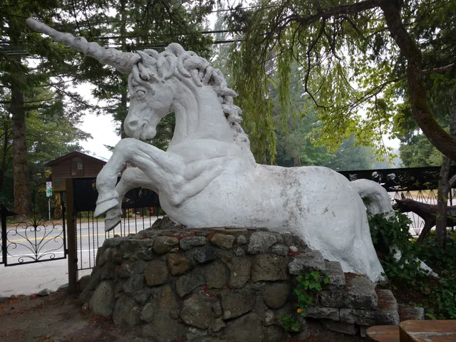 Brackendale Art Gallery: Café & Culture Centre