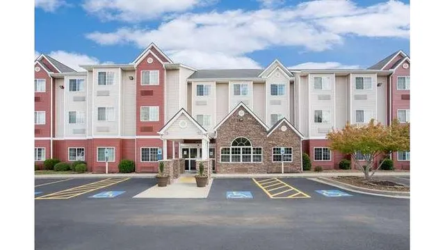 Microtel Inn & Suites by Wyndham Bentonville