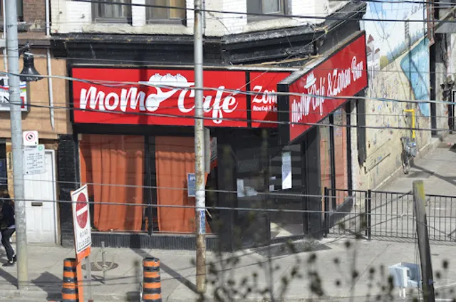 Momo Cafe & Zomsa Bar