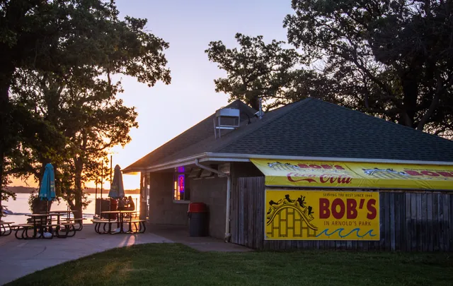 Bob's In Arnolds Park