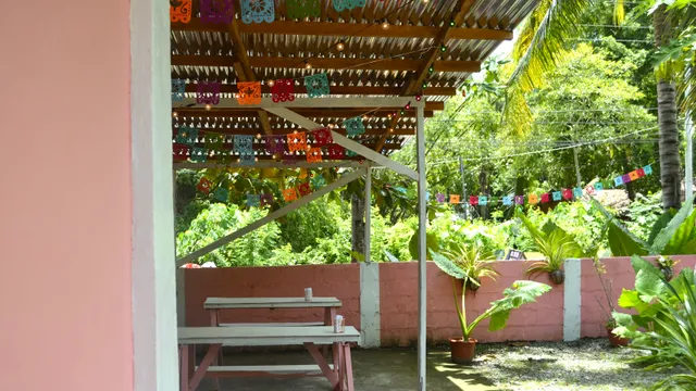 EL FLAMENCO CAFE | Breakfast. Brunch. Coffee. Starlink