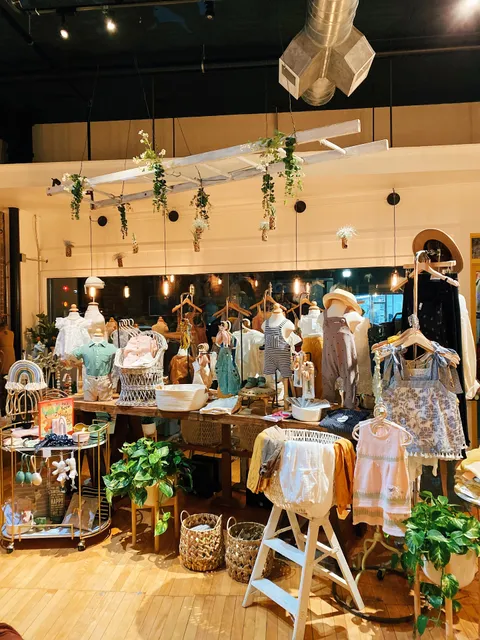 Rolling Peach Boutique