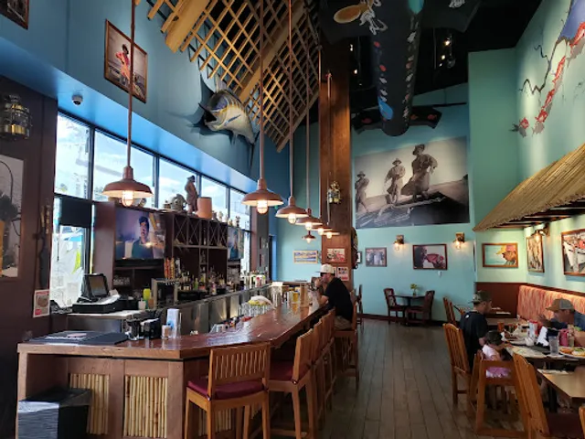 Uncle's Fish Market Bar & Grill - Pearlridge