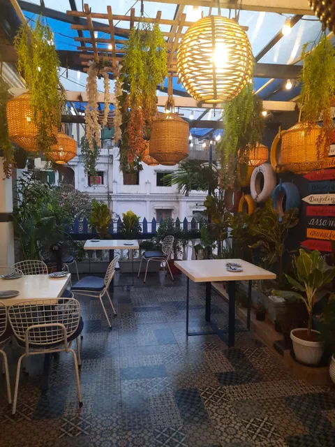 7 Sisters - Asian Cafe and Restaurant