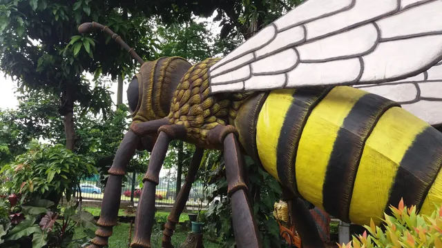 Taman Wisata Lebah & Madu Pramuka