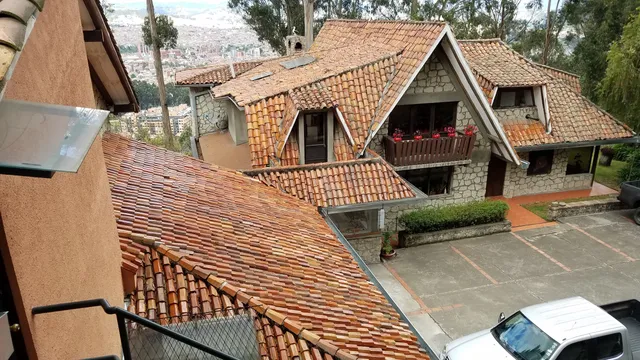 E. Vega Galeria/Taller