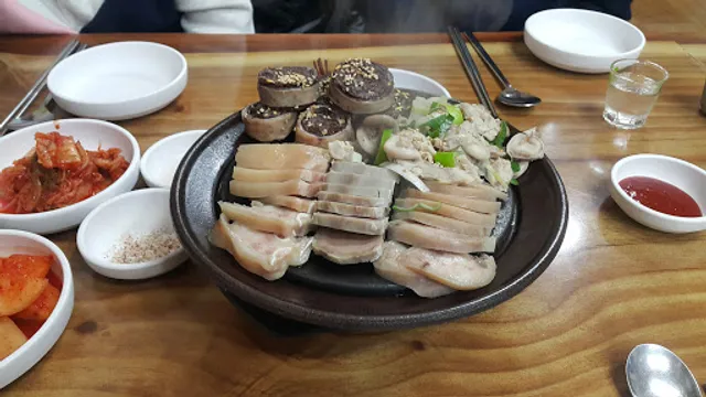 전통순대국밥